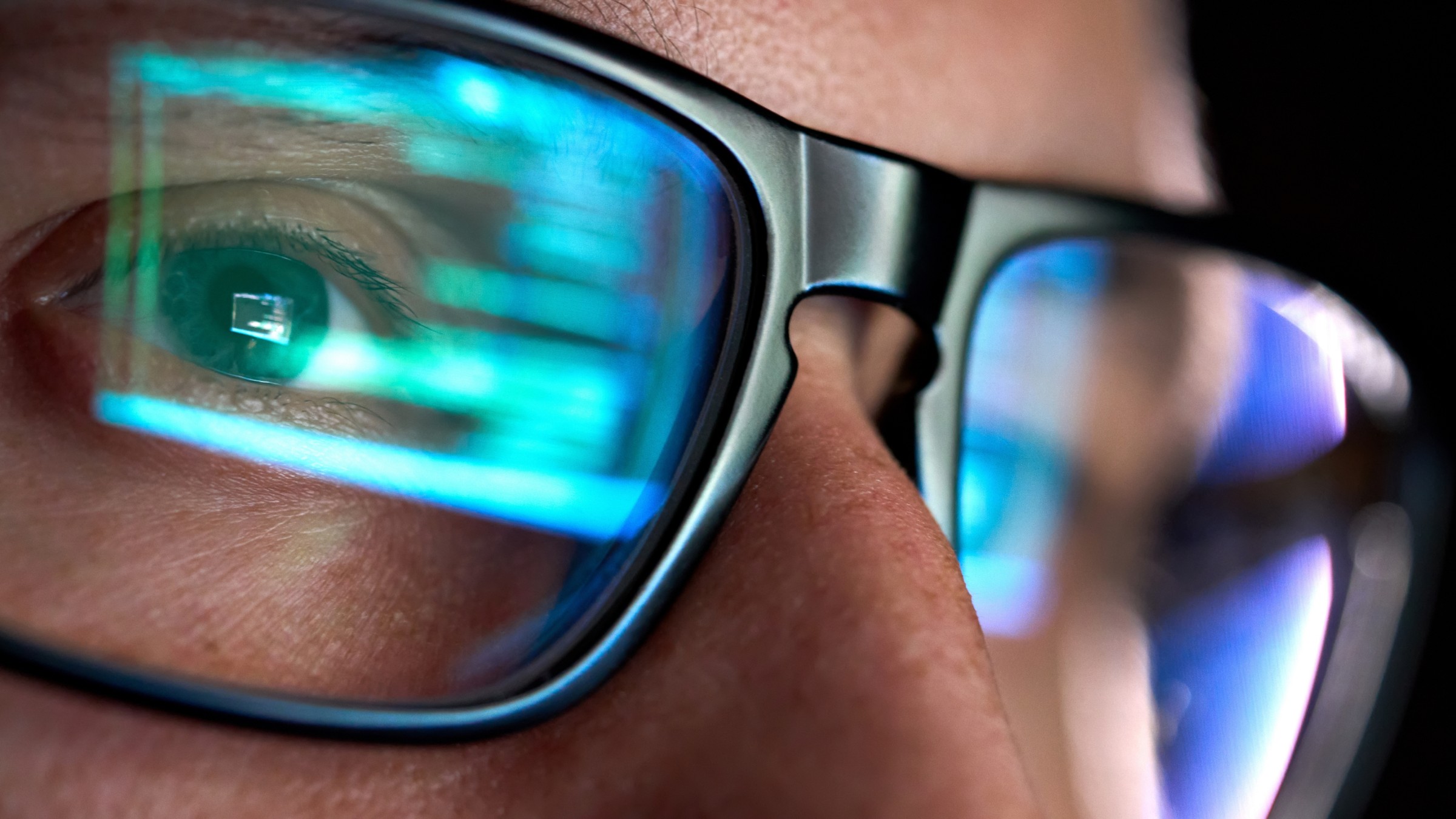 Digitális szemüveg – kiberbiztonság szimbolizálva